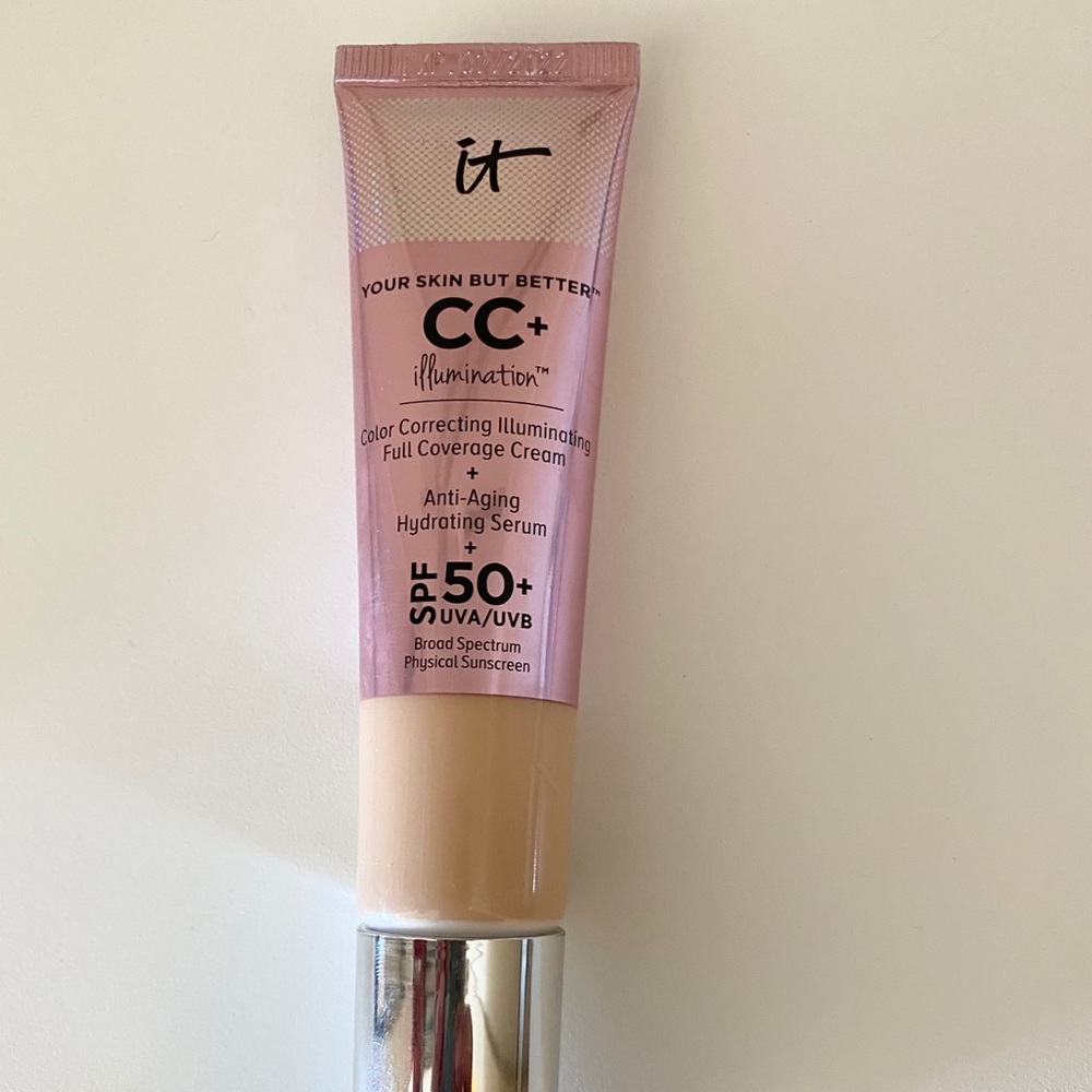 IT Cosmetics CC Illumination Cream Fair Light